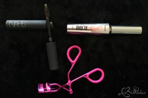 gel cejas Nars y máscara de pestañas Benefit