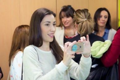 Pillada haciendo la foto a Silvia. (Foto: cines Lys)